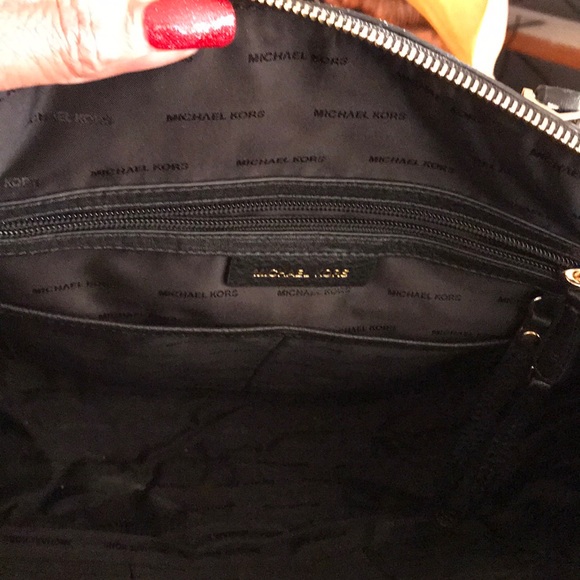 Michael Kors purse - Picture 5 of 8